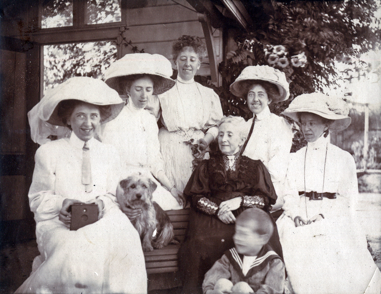 Bertha and Girls c1910